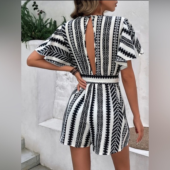 Frenchy Geo Print Butterfly Sleeve Ruffle Hem Belted Romper - Picture 2 of 7